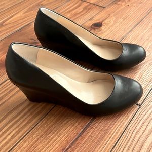 Jessica Simpson Sanesa Wedge- Black. Size 8.